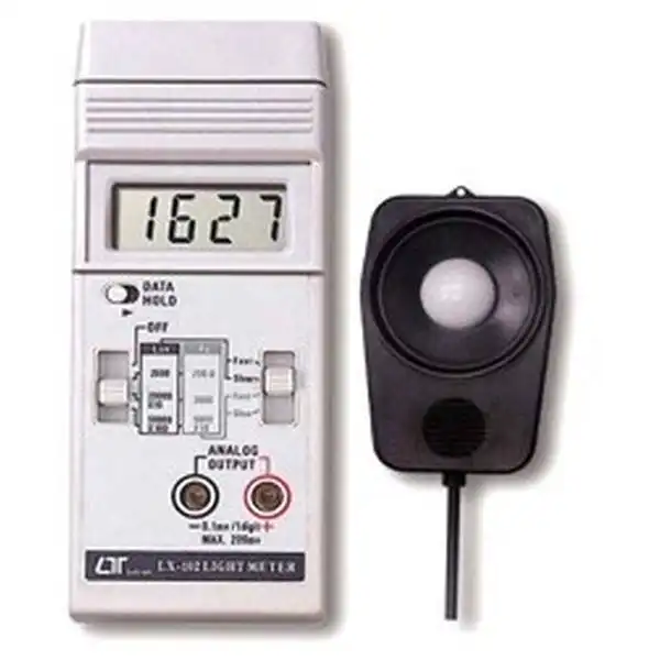 Máy đo ánh sáng điện tử Lutron LX-102